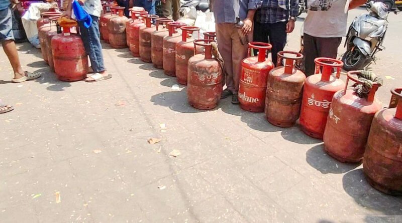 एलपीजी विपदा :अंतरराष्ट्रीय कम देसा भितरै कमजोरी जादा च