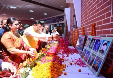 बुबा जी न सिखै छायीं की राजनीति पद का वास्ता ना बल राजनीति जनसेवा कु बाटु च:: धामी