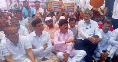 महिला आरक्षण बिल फर राजनीतिक घमाचूर, कांग्रेसन विधानसभा समणि द्यायी धरना