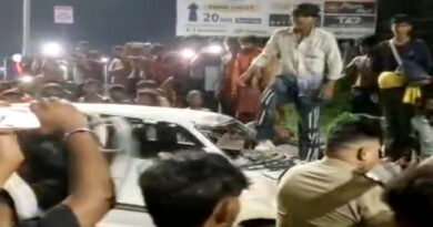 आस्थाक् नौं फर सड़कियों मा घपरोल आखिर कब तक?