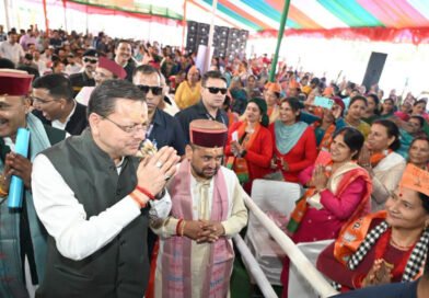 मुख्यमंत्री धामिन काशी विश्वनाथ मंदिर अर शक्ति मंदिर उत्तरकाशी मा कायी पूजा अर प्रदेसा रैवासी राजी-खुसी रयां या विनती कायी