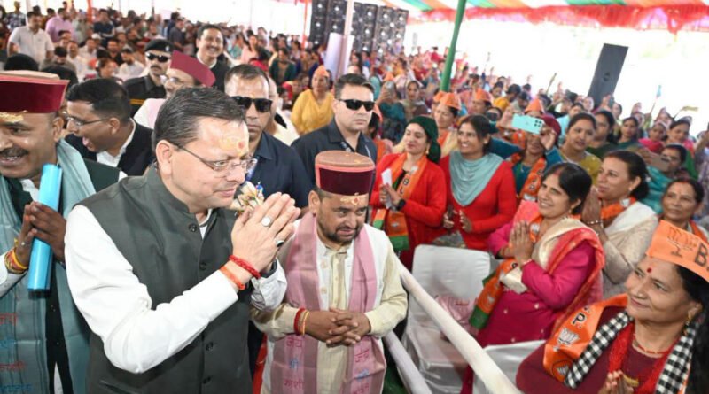 मुख्यमंत्री धामिन काशी विश्वनाथ मंदिर अर शक्ति मंदिर उत्तरकाशी मा कायी पूजा अर प्रदेसा रैवासी राजी-खुसी रयां या विनती कायी